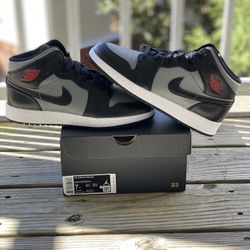 BRAND NEW JORDAN 1 MID “SHADOW RED” FOR SALE!!! GS SIZE 7  $140