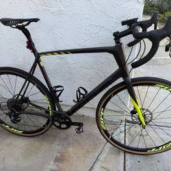 Focus Paralane carbon Gravel Road Bike XL