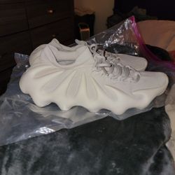 Yeezy 450 "Cloud White" Sz 10
