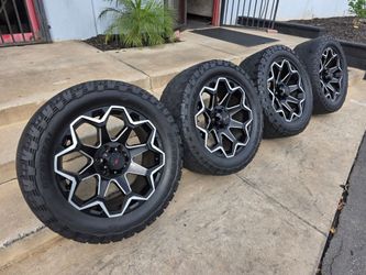20" TXW off-road rims w/ 33" Tires