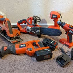 5 Black N Decker Items / Charger & 3 Batteries 