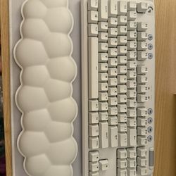 Logitech Aurora Keyboard & Mouse