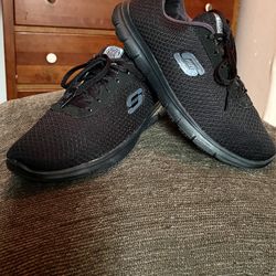 TENIS SKECHERS NÚMERO EN LA FOTO