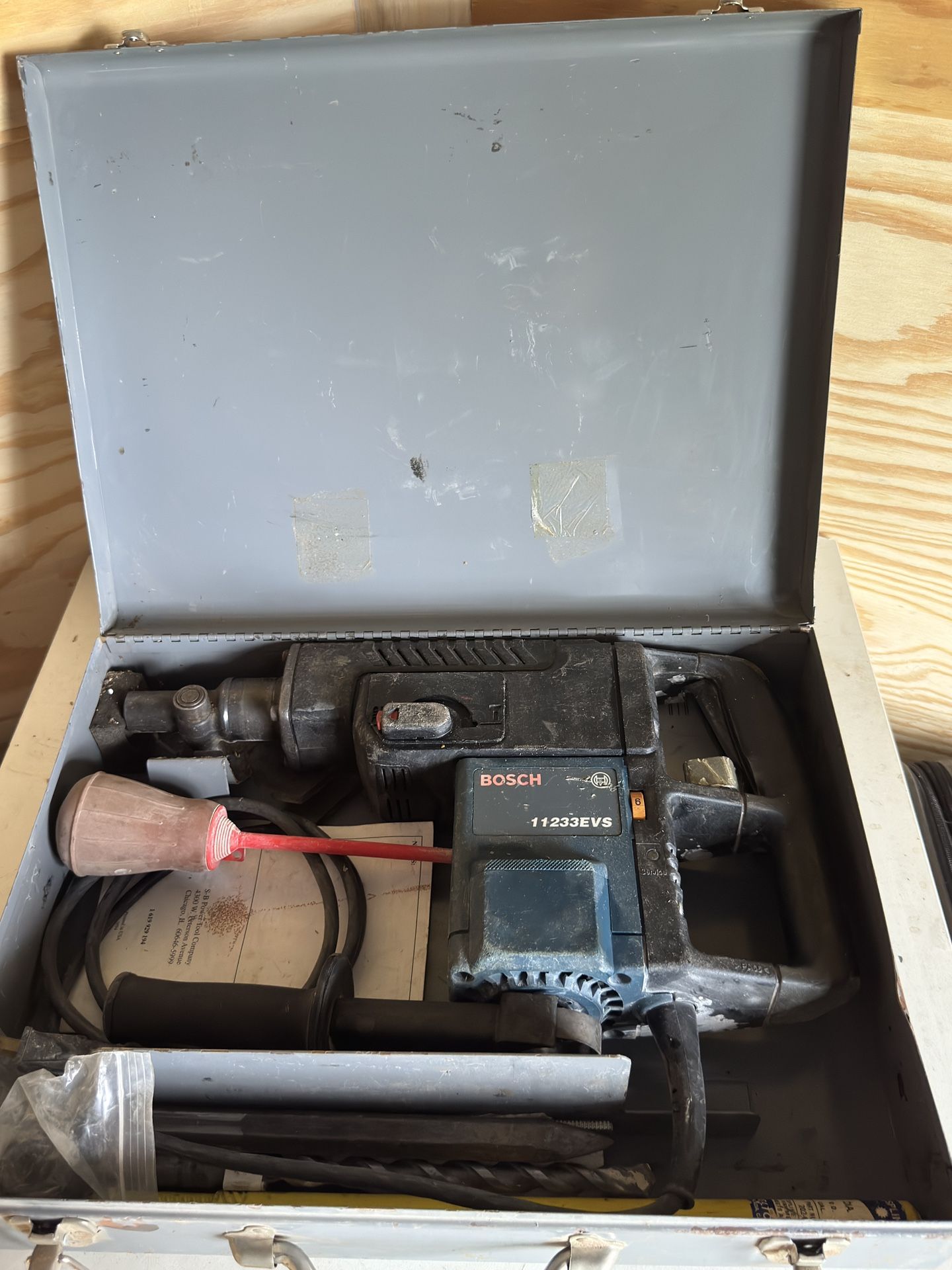 Bosch 1 1/2” Rotary Hammer Drill