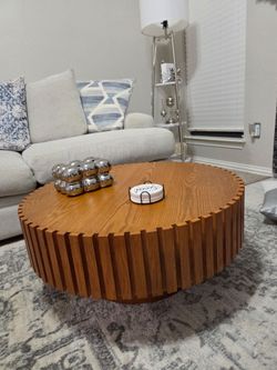 31” beautiful coffee table
