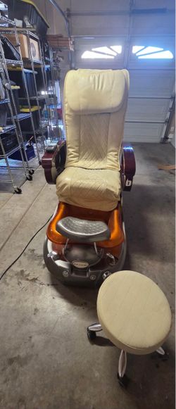 Pedicure Spa Chair w/ Massage + Stool – Works Great