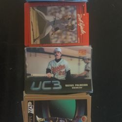 Assortment of late 80's and early 90's basketball and baseball cards