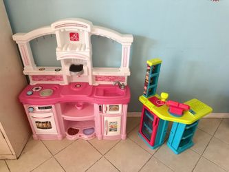 Toy kitchen
