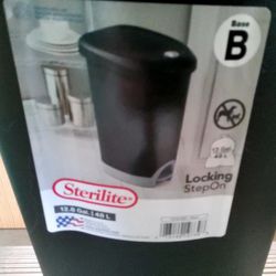 Locking Trash Can
