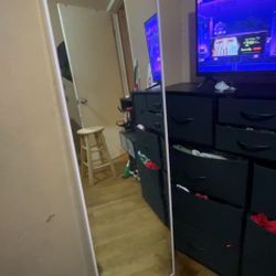 it a mirror, Pink For The Outside 