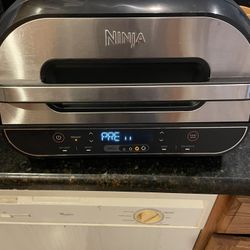Ninja XL Smart Indoor Grill / Air Fryer