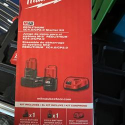 Milwaukee M12 Battery Starter Pack