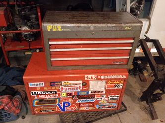 Two tool boxes in working condition