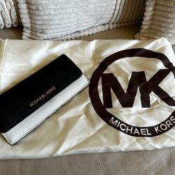 Michael Kors Black & White Wallet