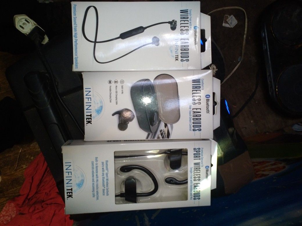 Earphones 