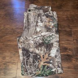 Magellan Outdoors Hunting Pants men Small  Camo Real Tree    