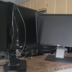 2 DELL 24 Inch Monitors plus USB Dual Monitor Connector 