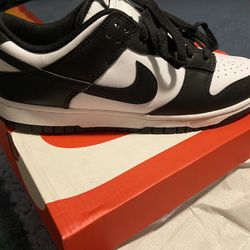 Nike Panda Dunks 