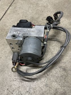 Infiniti G35 Sedan OEM ABS Pump