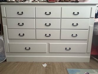 Dresser