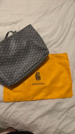 grey goyard medium size