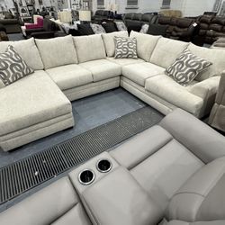 Free Delivery 🚚 Large Cream U-Shaped Sectional Sofa