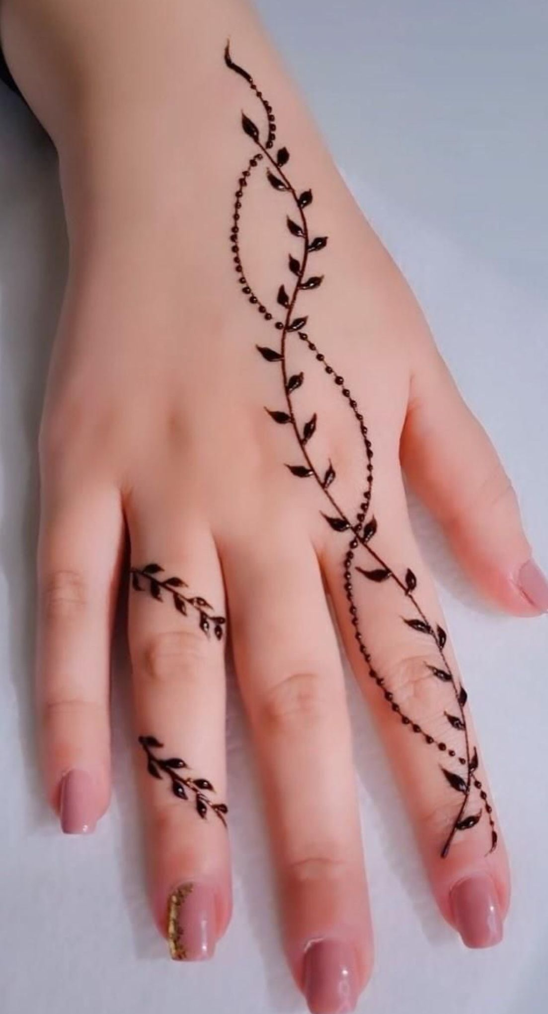 Henna Artist