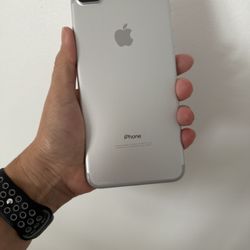 Apple iPhone 7 Plus Silver / White 128 GB, No Cracks, Unlocked For Any Carrier, Comes With Charger And Black Case. 