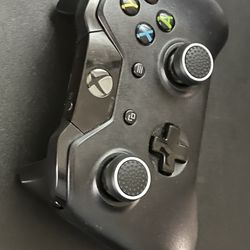 🎮 Black Xbox One Controller + Charging Cable Bundle – Tested & Excellent 🎮  ✅