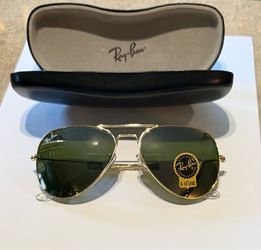 Ray-Ban Aviator Sunglasses with Case