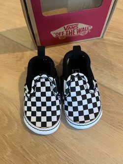 Baby Vans Slip-On V Crib. Size 3-6 Months