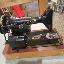 1953 Singer Sawing Machine 