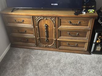 Dresser