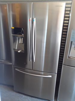 French door refrigerator New 6month warranty