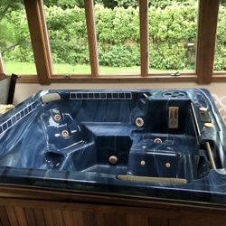 Hot tub 