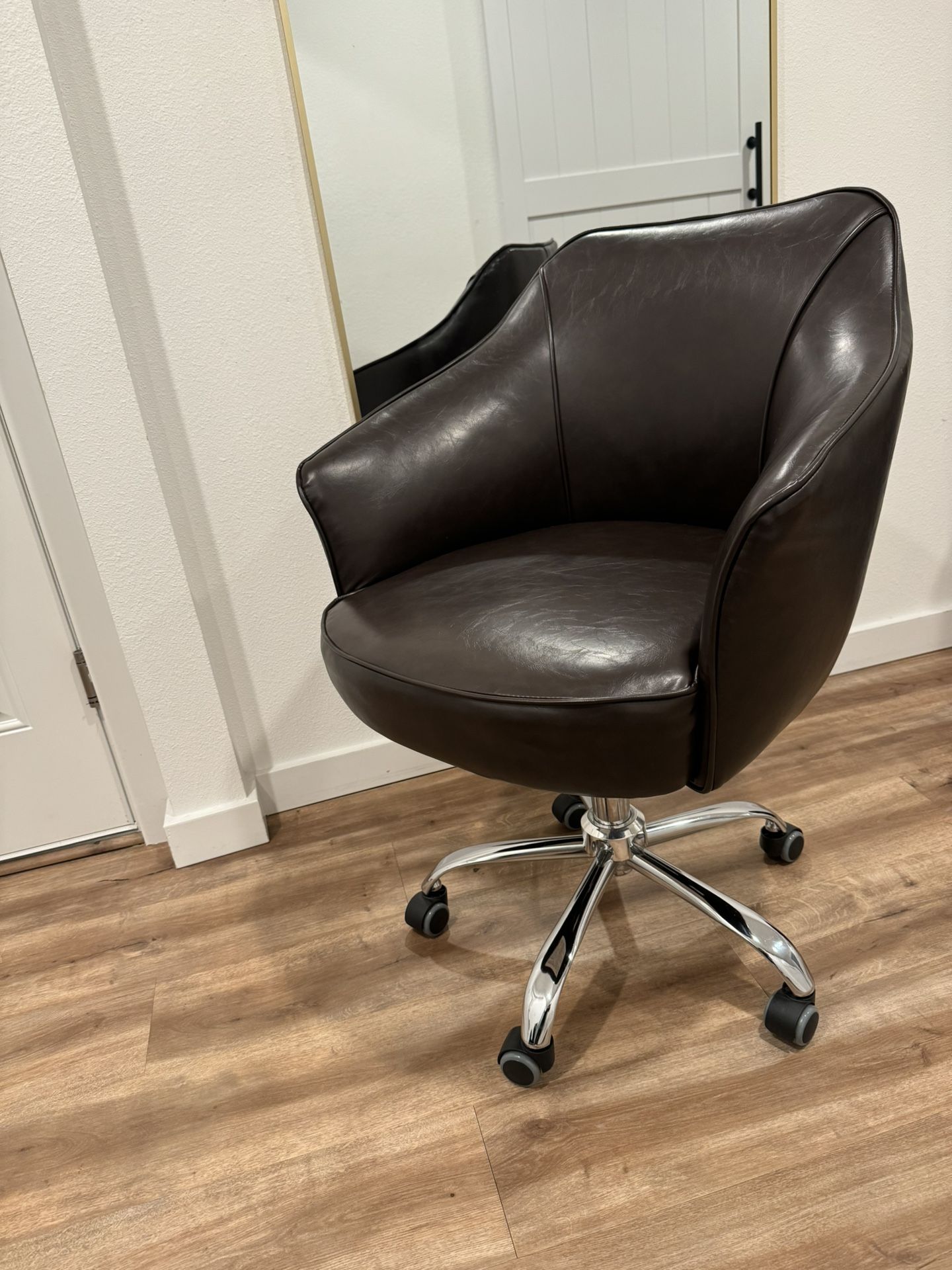 Hairdressing chair