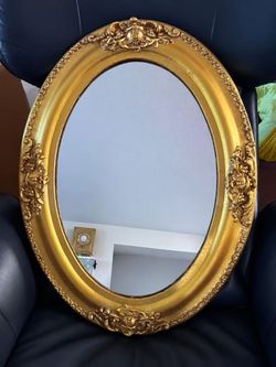 Vintage gold gesso wood hollywood regency gilt Framed oval wall mirror  25×19"