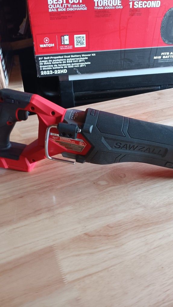 Best SellerECHO20 in. 490cc Gas 2 Stroke Cycle Chainsaw