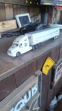 1/64 Scale Semi Truck