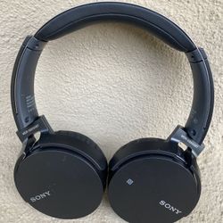 SONY MDR-XB650BT Extra Bass Bluetooth Wireless Headphones  ( In Black)