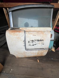 Rear passenger door caddy