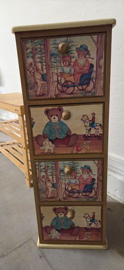 Kids Wood 4-Drawer Chest, Teddy Bear Theme, Light Wood