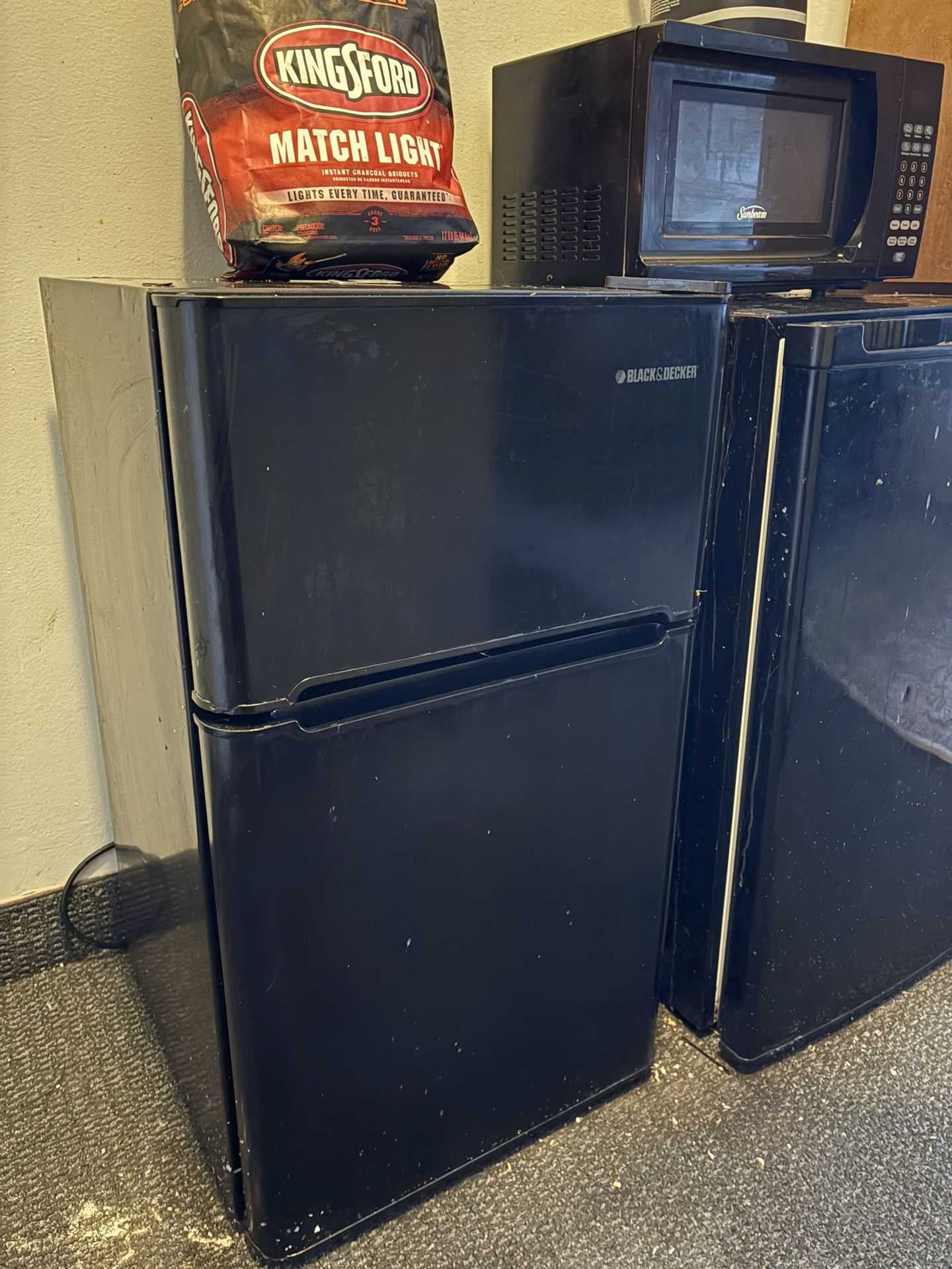 3.3 Cubic Feet Black And Decker 