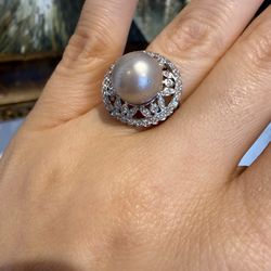 14K white gold 10.5mm pearl and natural diamonds gorgeous Ring