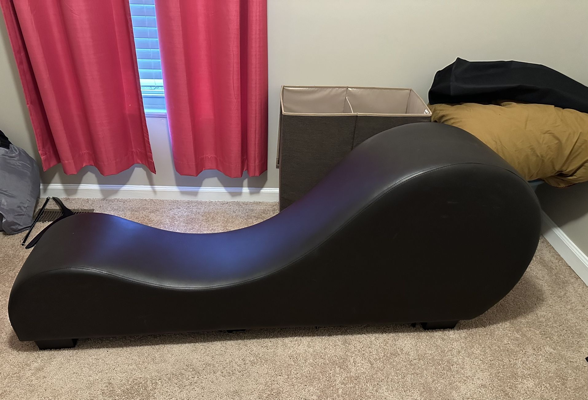 Contoured Lounge Chair – Black Faux Leather 