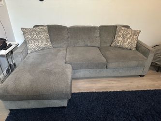 Gray Sectional Sofa with Left-Facing Chaise