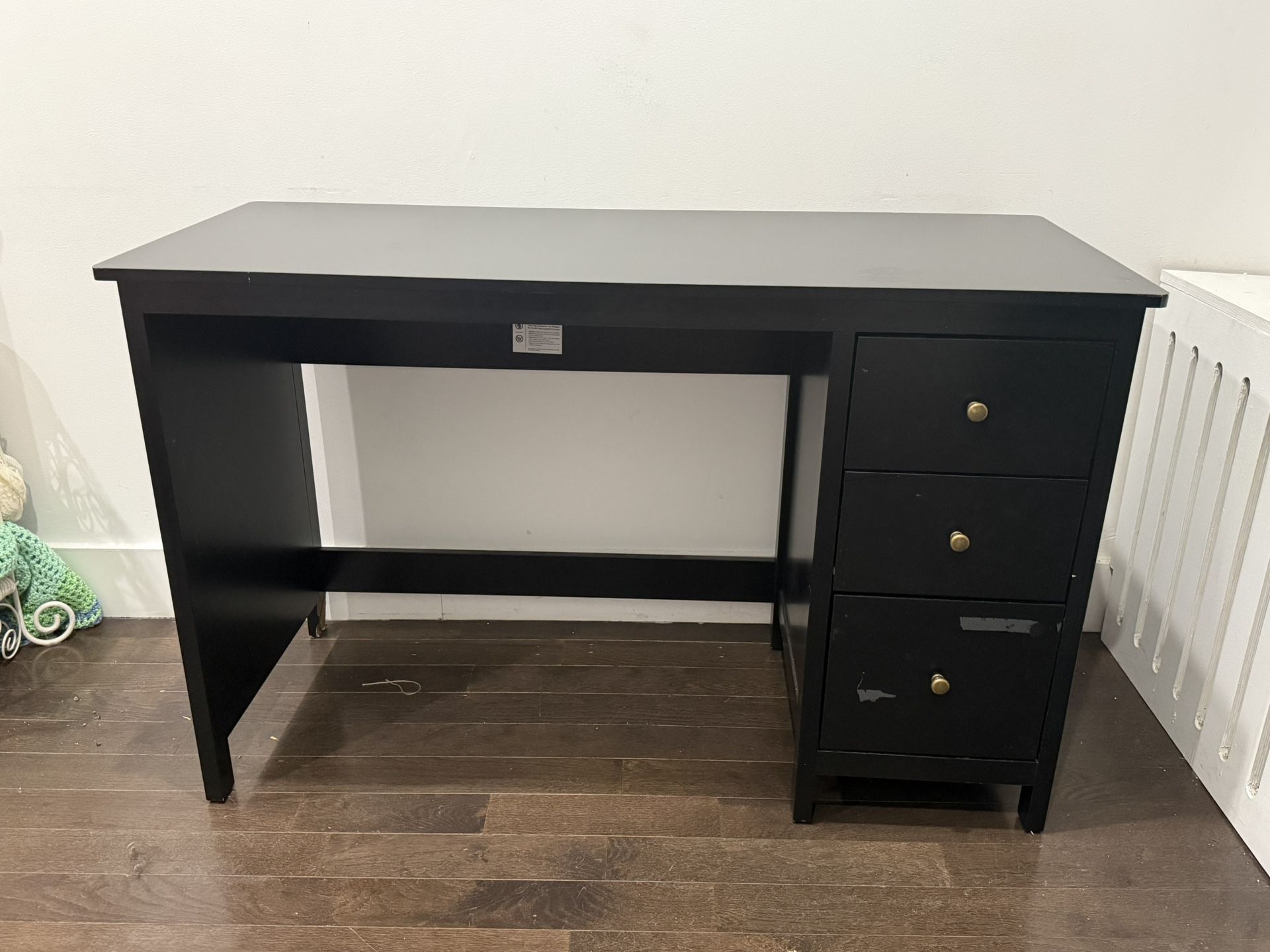 Black Desk