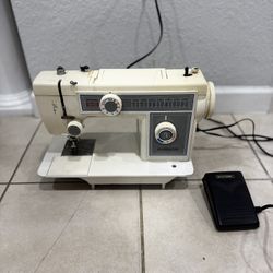 Seammaster Model 6950  Sewing Machine. Working 