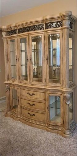 Ornate Light Wood China Cabinet Hutch