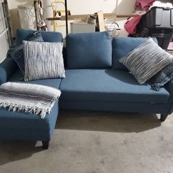 Ashley Couch /Chaise 4 Matching Pillows And Blanket
